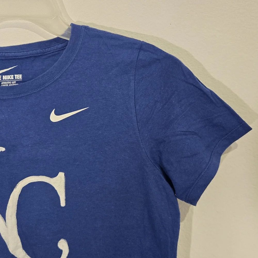 Nike Blue Kansas City Royals KC Logo  T-Shirt Size Medium - Picture 3 of 9